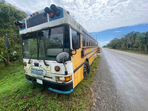 2000 INTERNATIONAL BUS SITUATE AT ELDRIDGE VILLAGE, TOLEDO DISTRICT: