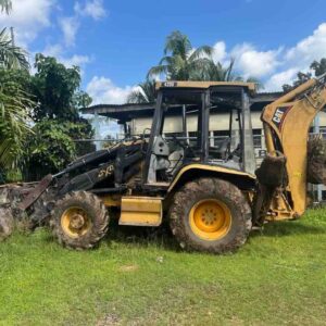 2004 YELLOW CATERPILLAR BACKHOE: