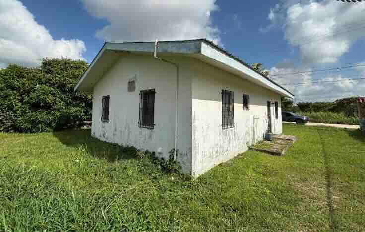 PARCEL NO. 7027 LOS LAGOS AREA, LADYVILLE, BELIZE DISTRICT: - Image 4